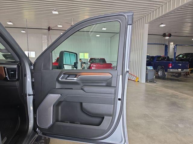 2025 GMC Sierra 3500 HD Crew Cab Standard Box 4-Wheel Drive Denali