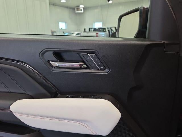 2025 GMC Canyon Crew Cab Short Box 4-Wheel Drive AT4