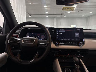 2025 GMC Canyon Crew Cab Short Box 4-Wheel Drive AT4