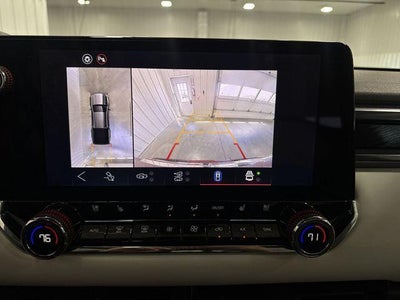 2025 GMC Canyon Crew Cab Short Box 4-Wheel Drive AT4