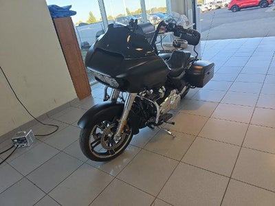 2018 HARLEY DAVIDSON ROAD GLIDE Base