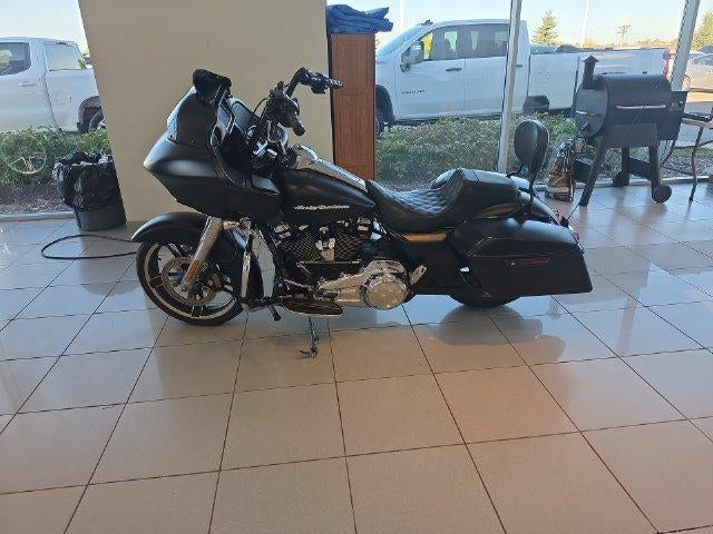 2018 HARLEY DAVIDSON ROAD GLIDE Base