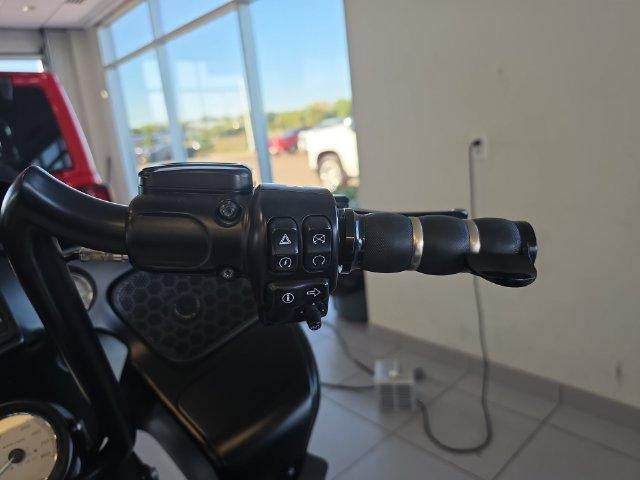 2018 HARLEY DAVIDSON ROAD GLIDE Base