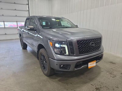 2019 Nissan Titan 4x4 Crew Cab SL