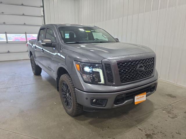 2019 Nissan Titan 4x4 Crew Cab SL