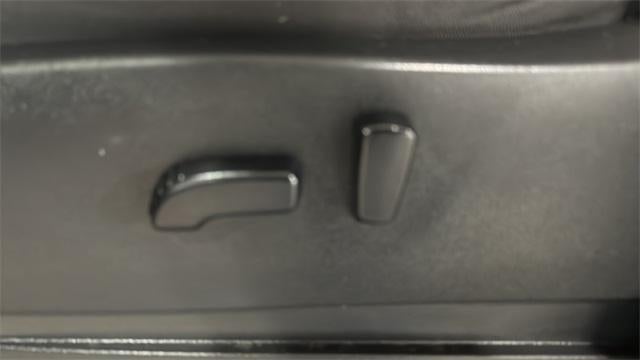 2022 Nissan Frontier Crew Cab 4x4 SV Auto