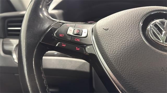 2020 Volkswagen Passat 2.0T R-Line Auto