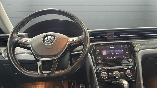 2020 Volkswagen Passat 2.0T R-Line Auto
