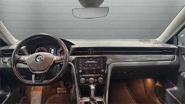 2020 Volkswagen Passat 2.0T R-Line Auto