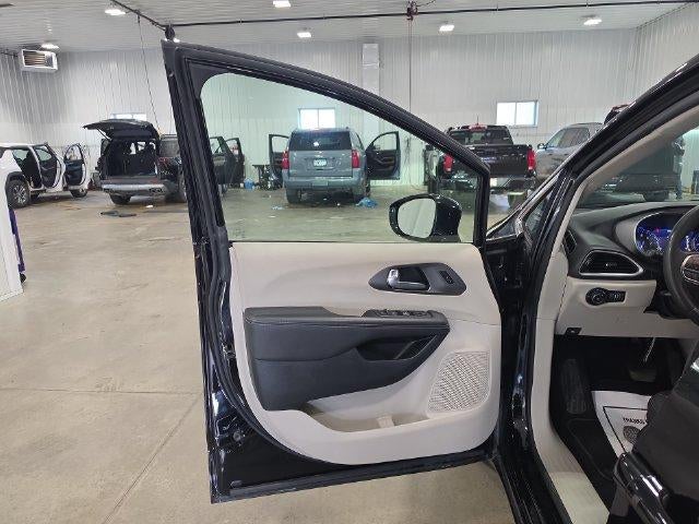 2024 Chrysler Pacifica Touring L FWD