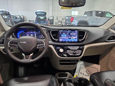 2024 Chrysler Pacifica Touring L FWD