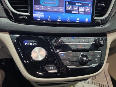 2024 Chrysler Pacifica Touring L FWD