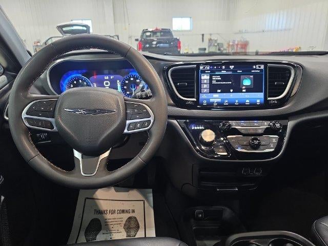 2025 Chrysler Pacifica Select FWD