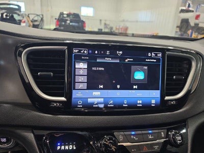 2025 Chrysler Pacifica Select FWD