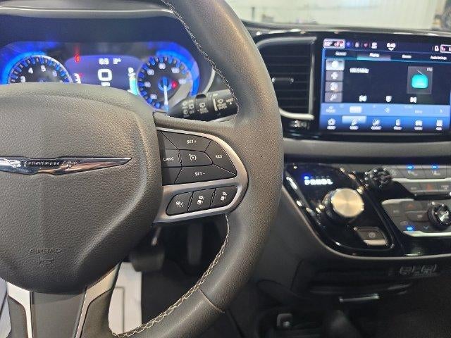 2025 Chrysler Pacifica Select FWD