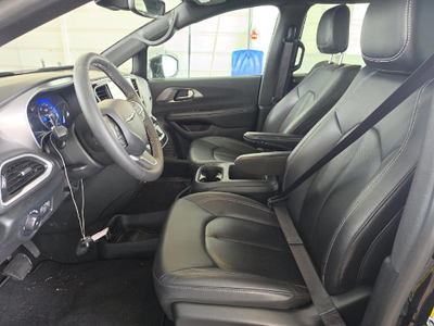 2025 Chrysler Pacifica Select FWD