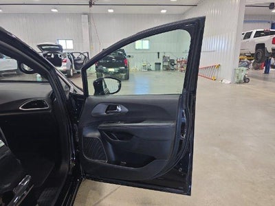 2025 Chrysler Pacifica Select FWD
