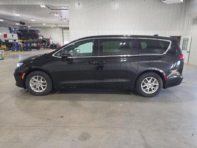 2025 Chrysler Pacifica Select FWD