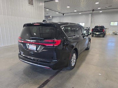 2025 Chrysler Pacifica Select FWD