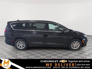 2025 Chrysler Pacifica Select FWD