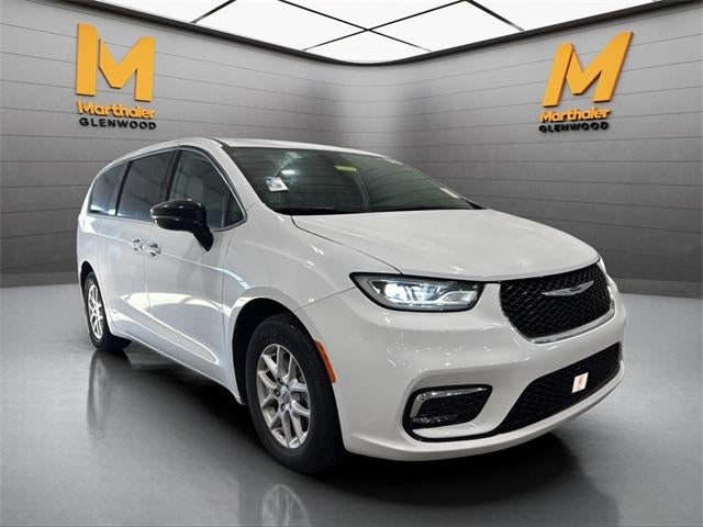 Used 2024 Chrysler Pacifica Touring L with VIN 2C4RC1BG3RR122790 for sale in Glenwood, Minnesota