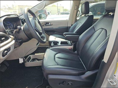 2024 Chrysler Pacifica Touring L FWD