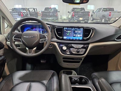 2024 Chrysler Pacifica Touring L FWD