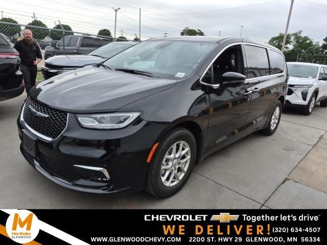 2025 Chrysler Pacifica Select FWD