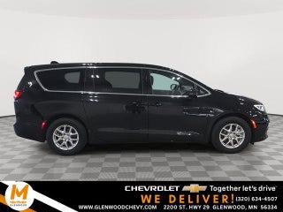 2025 Chrysler Pacifica Select FWD