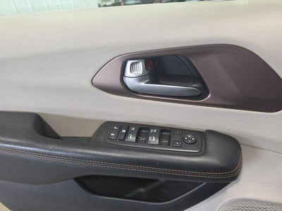 2017 Chrysler Pacifica Touring FWD