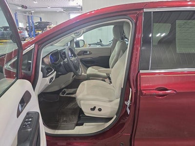 2017 Chrysler Pacifica Touring FWD