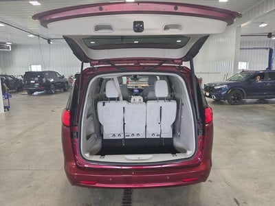 2017 Chrysler Pacifica Touring FWD