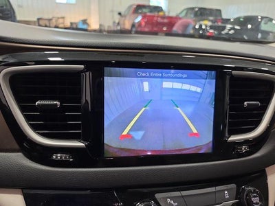 2017 Chrysler Pacifica Touring FWD