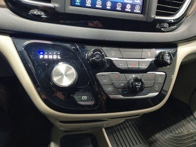 2021 Chrysler Voyager LXI FWD