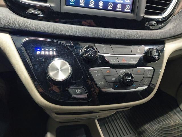 2021 Chrysler Voyager LXI FWD