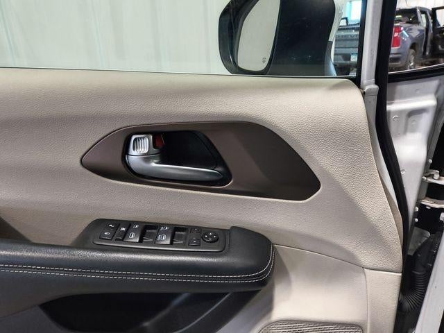 2021 Chrysler Voyager LXI FWD