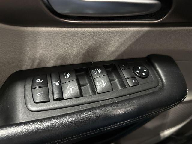 2021 Chrysler Voyager LXI FWD