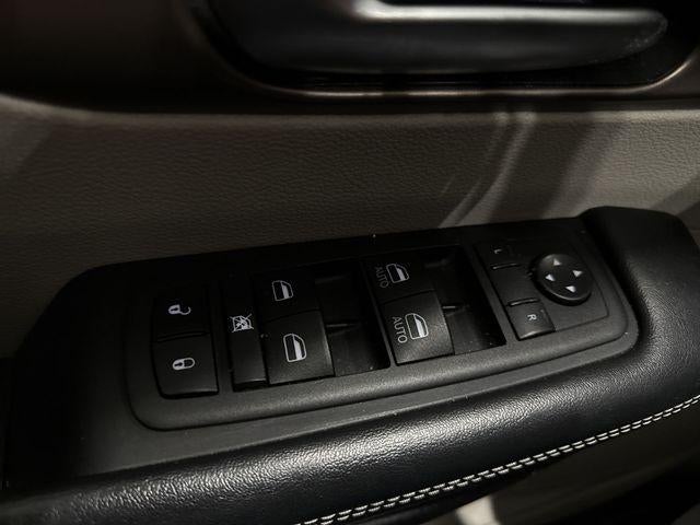 2021 Chrysler Voyager LXI FWD