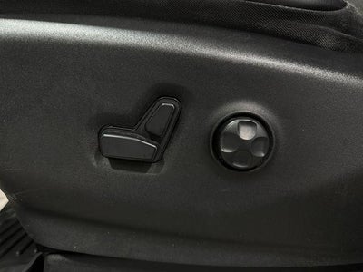 2021 Chrysler Voyager LXI FWD
