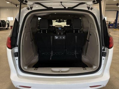 2021 Chrysler Voyager LXI FWD