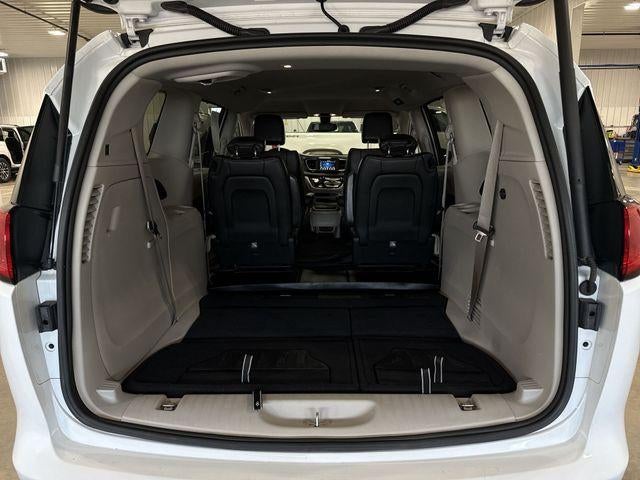 2021 Chrysler Voyager LXI FWD