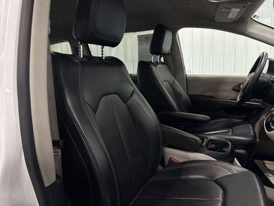 2021 Chrysler Voyager LXI FWD