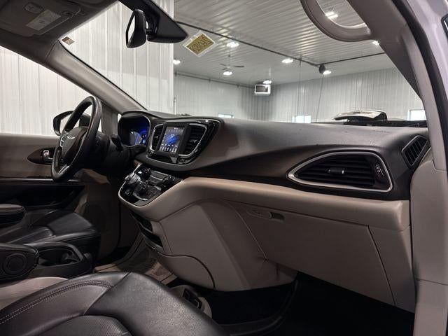 2021 Chrysler Voyager LXI FWD