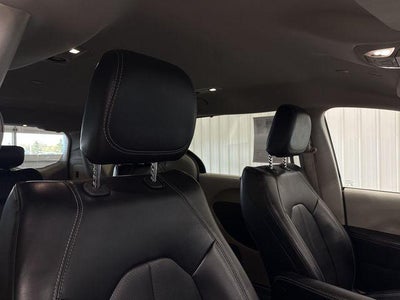 2021 Chrysler Voyager LXI FWD