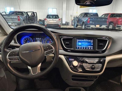 2021 Chrysler Voyager LXI FWD