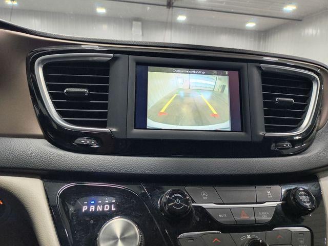 2021 Chrysler Voyager LXI FWD