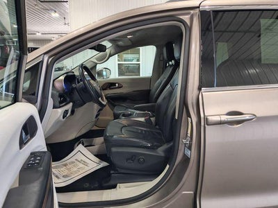 2017 Chrysler Pacifica Touring-L Plus FWD