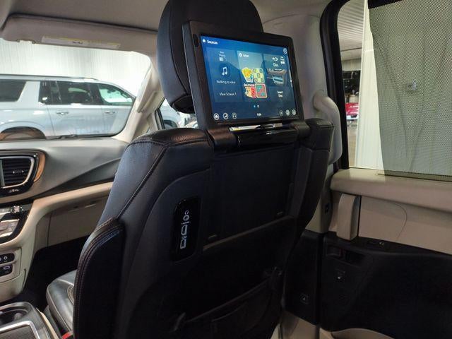 2017 Chrysler Pacifica Touring-L Plus FWD