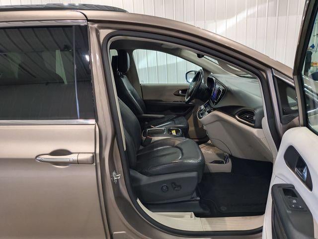 2017 Chrysler Pacifica Touring-L Plus FWD