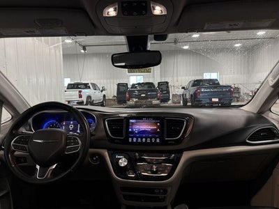 2017 Chrysler Pacifica Touring-L Plus FWD